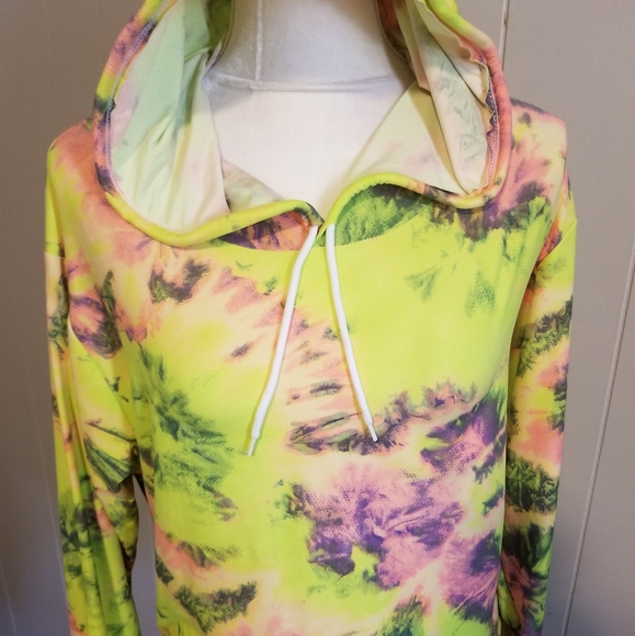 Neon colored cropped hoodie - Picture 2 of 4